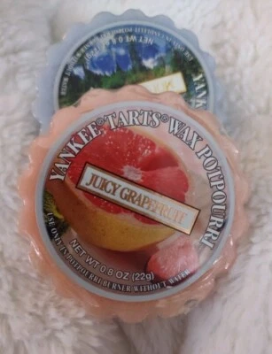 Yankee Candle Wax Set-up: 22 Assorted Sealed Tarts in A Bag, Burner & Tea Lights - Image 1 of 4