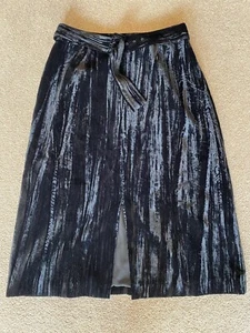 š¤ WHISTLES BLACK CRUSHED VELVET MIDI SKIRT WITH BELT SIZE 14 š¤ - Picture 1 of 1
