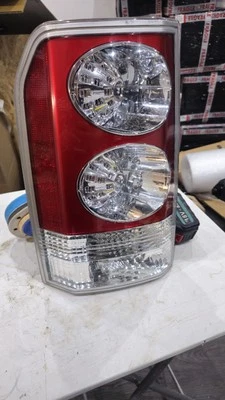 Land Rover Discovery 3/4 2012-2018 REAR/TAIL LIGHT (PASSENGER SIDE) - Image 1 of 4