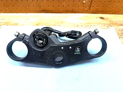 2007-2008 OEM SUZUKI GSXR 1000 TOP TRIPLE TREE GARFO BRAÇADEIRA E IGNIÇÃO - Imagem 1 de 4