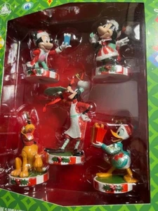 NEW Disney Parks Santa Mickey Mouse and Friends Sketchbook Ornament Set Boxed - Picture 1 of 4