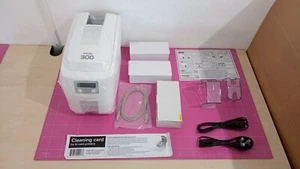 Drukarka kart Magicard 300, obustronna, 12 punktów/mm (300dpi) _7,8_5 - Zdjęcie 1 z 24