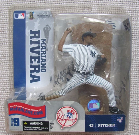 2004 Mariano Rivera McFarlane Series 9 Chase NY Yankees Pinstripes Jersey HOF Cover