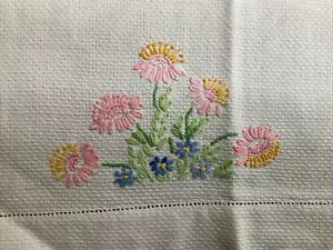 Vintage Linen Huckaback Hand Embroidered Embroidery Guest Towel Floral - Picture 1 of 11