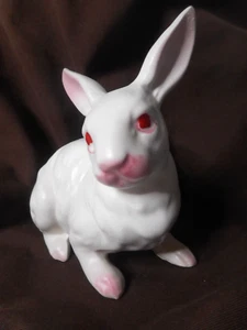 Napcoware Napco Ceramic #C5390 Sitting Rabbit Easter Bunny Figurine Red Eyes 4" - Bild 1 von 10