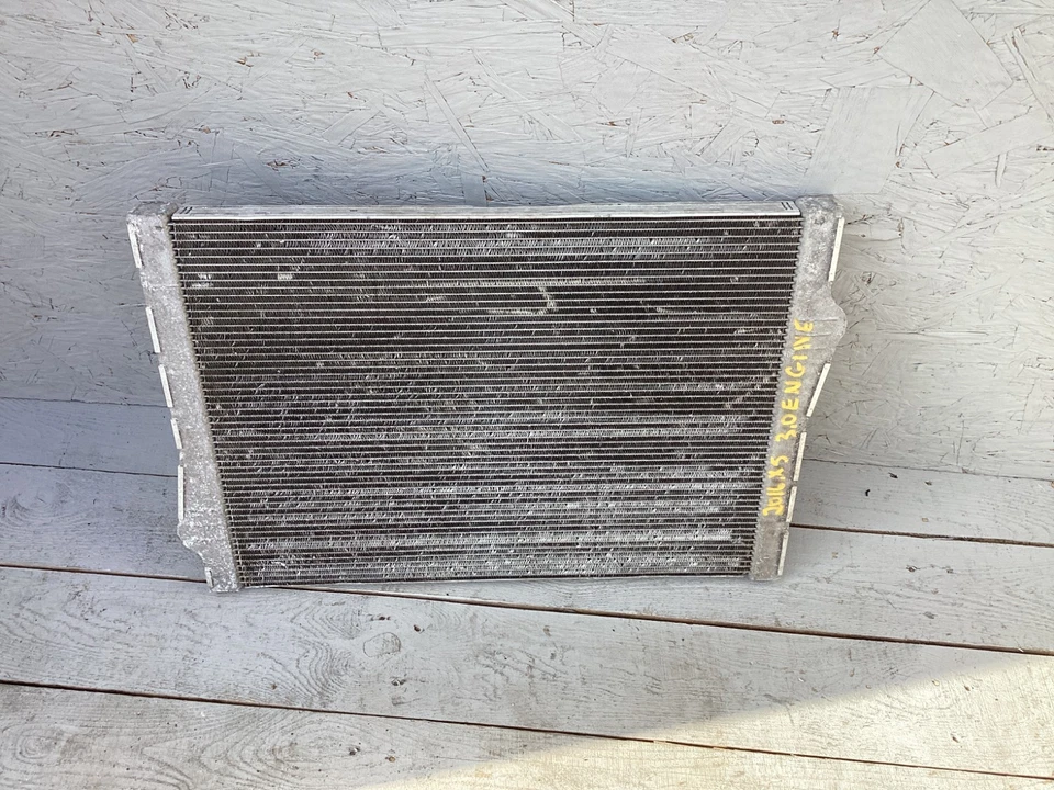 Radiador de refrigeración del motor delantero BMW X5 2014-2018 3,0 L 7807624 FABRICANTE DE EQUIPOS ORIGINALES Foto 1 de 4