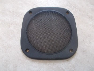 Parrilla de altavoz de plástico para BMW 325 E30 84 85 86 87 usada OEM 6513 1370 803 Foto 1 de 2