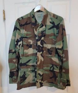 Cappotto mimetico BDU Woodland 4 tasche taglia media regolare SN 8415-01-390-8544 - Foto 1 di 5