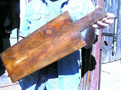Primitive Wooden Bread board tray, 0808 - Image 1 of 4