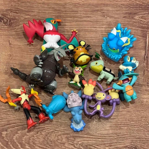 LOT of 12 Pokemon Figures Jakks Nintendo Hasbro Hawlucha Lapras Blaziken more Cover