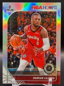 2019-20 NBA Hoops Premium Stock Damian Lillard Silver Holo Prizm #157 Blazers - Bild 1 von 2