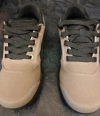 Ladies Size UK 7 US 9.5 Eu41 Body GEOMETRY BIKE Shoes , Uk7, US 9.5  Taupe Oasis - Image 1 of 4