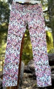 Pantalones con patrón Dream Pop de Cynthia R. para niñas - talla 10 - Imagen 1 de 7