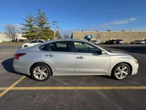 2015 Nissan Altima 2.5 SV - Picture 1 of 12
