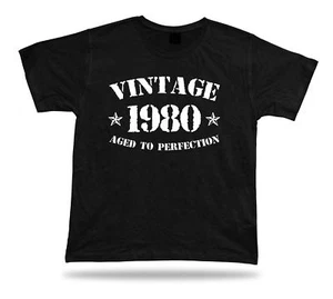 Bedruckte T-Shirt Abschlag Jahrgang 1980 gealtert Perfektion Geschenk Geburtstag - Bild 1 von 8