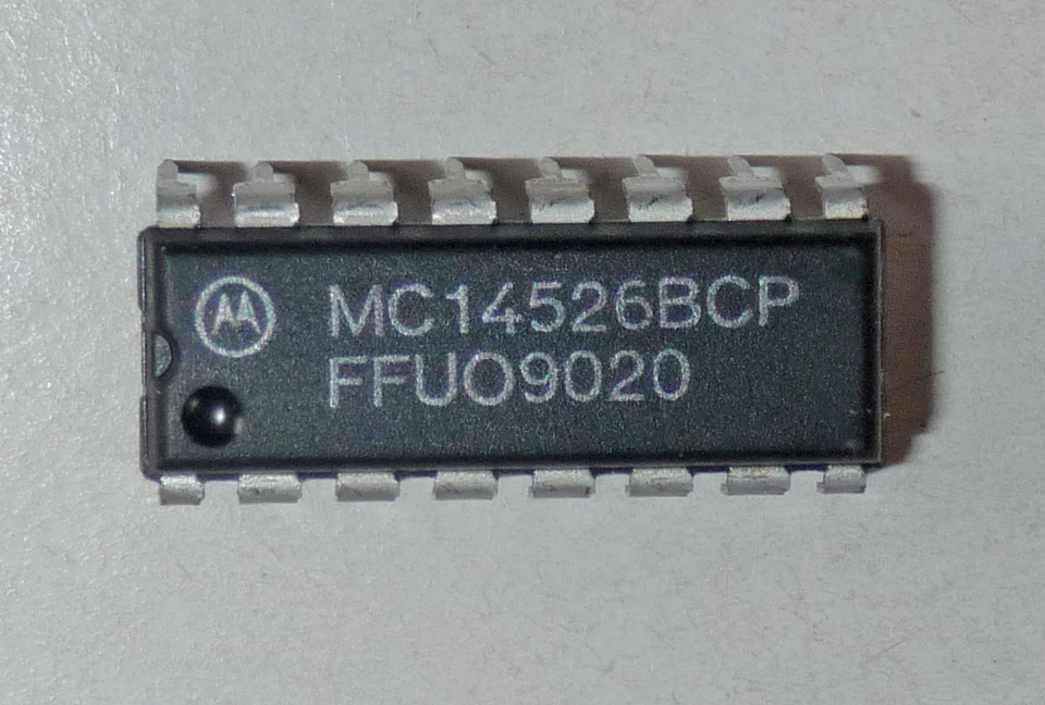 50 Stück CMOS-Schaltkreise MC14526BCP, 4-bit Abwärtszähler, DIP16 - Bild 1 von 1
