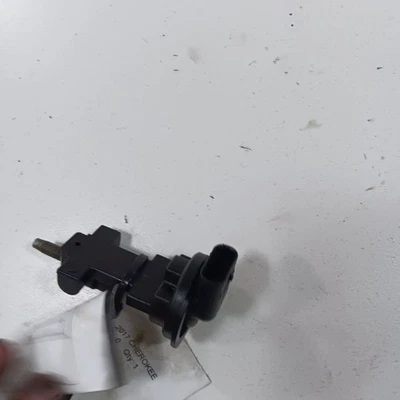 Jeep Cherokee Camshaft Cam Shaft Position Sensor  3.2 2015 2016 2017 - Image 1 of 4
