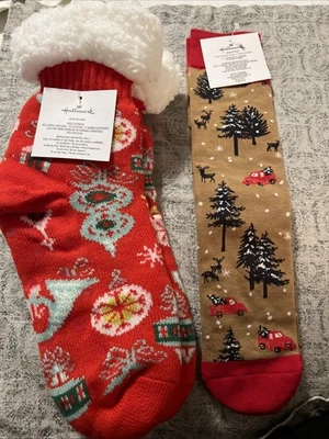 HALLMARK HOLIDAY COZY SLIPPER SOCKS + 圣诞袜 ~ 均码 ~ 全新 + 标签 — 第 1/3 张图片