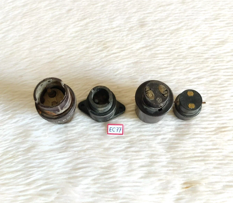 Vintage Bakelite Unique Electric Holders Accessories Set of 4 Collectible EC77 Foto 1 de 4
