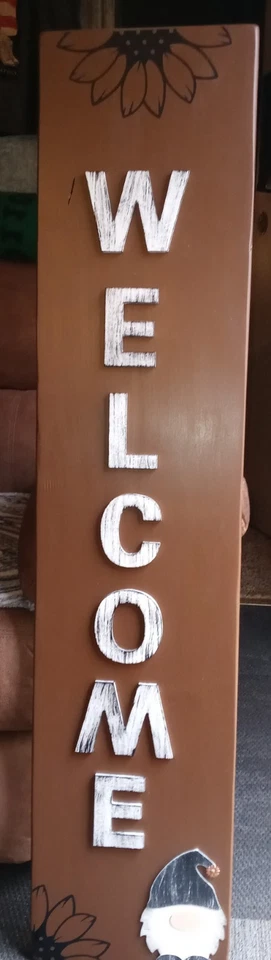 Letrero de bienvenida de porche hecho a mano Leaner Foto 1 de 4
