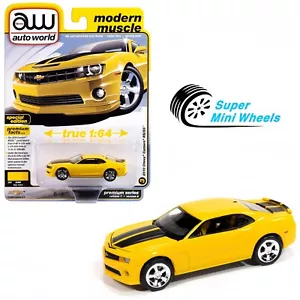Auto World 1:64 2010 Chevy Camaro RS/SS Giallo - Foto 1 di 2