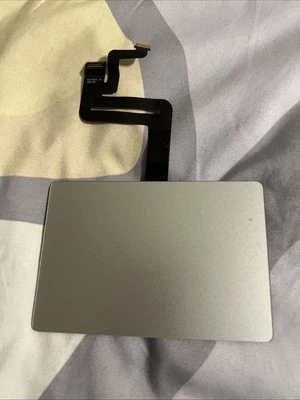 Apple Macbook Air 13” A1932 Touch Pad Argento A Italiano - Immagine 1 di 2