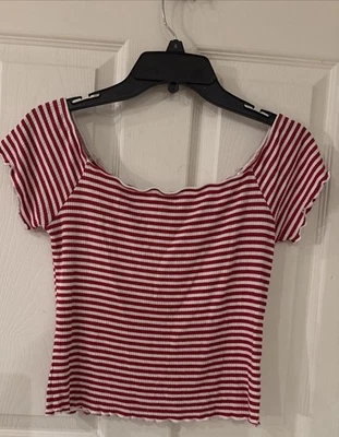 Charlotte Russe Red and White Striped Crop Top Y2K Size Medium — 第 1/4 张图片