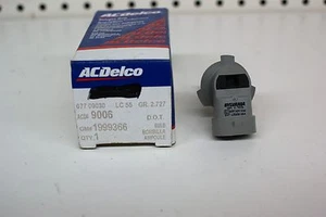 One new GM Halogen Head Lamp Bulb 1999366 Free Shipping - Picture 1 of 3