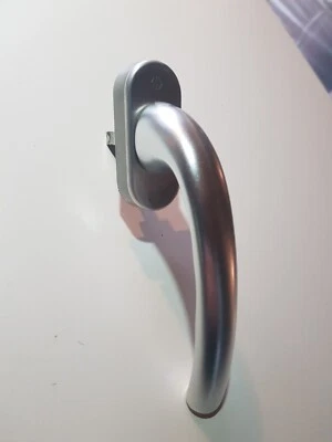 TOKYO MANIGLIA  ARGENTO ALLUMINIO HOPPE Modello: 0710/U26 Codice articolo: 8127 - Immagine 1 di 4