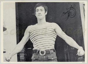 Vintage Hong Kong JKD Club Magazine BP5-12 Facsimile Signed BRUCE LEE PHOTO P12 - Picture 1 of 3