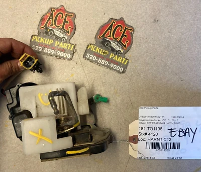 96-00 Toyota RAV4 4 DOOR REAR Left Drivers Door Power Lock Latch Assembly OEM Foto 1 de 4