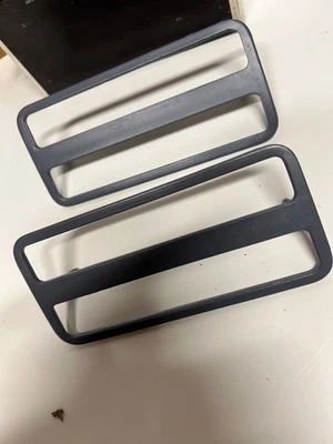 НОВЫЙ ИЗ СТАРЫХ ЗАПАСОВ GM ПЕРЕДНИЕ LH ГАБАРИТНЫЕ ОГНИ ОБОДКИ 479084 '81 PONTIAC FIREBIRD ТРАНС АВТОМОБИЛЬНАЯ ДЕТАЛЬ - Изображение 1 из 4