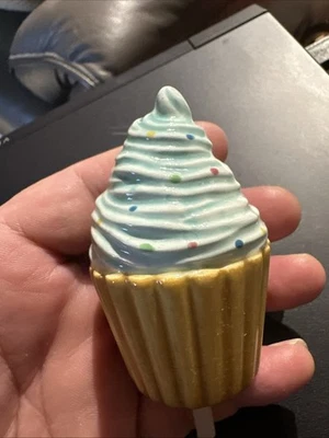 NORA FLEMING Cupcake A70 Confeti Mini Helado Cupcake Pastel Retirado - Leer Foto 1 de 4