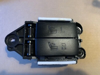 08-13 toyota highlander Rear Seat Hatch Release  - Image 1 of 3