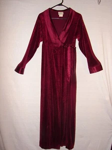 Vintage Donn Richard Gilligan O'Mally Velour Burgundy Robe Size Petite S - Picture 1 of 6