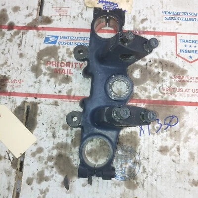 1986 Kawasaki KL600B  handlebar mount with all bolts — 第 1/4 张图片