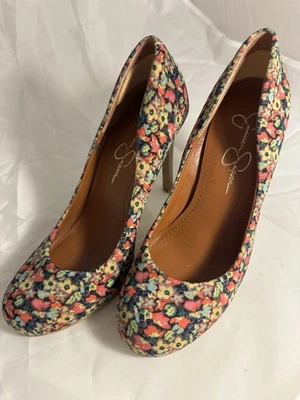 Jessica Simpson Floral Platform Heals Size 7 - Image 1 of 4