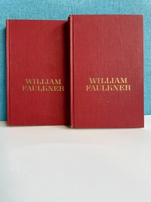 William Faulkner- Sanctuary | The Sound and the Fury 1958 Red Hard Cover Books Foto 1 de 4
