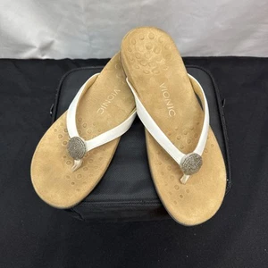 Vionic Felipa Sandal Womens 8 White Flip Flop Silver Embellished Casual Beach - Picture 1 of 5