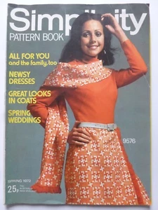 SIMPLICITY Pattern Book Spring 1972 – Vintage Fashion / Dressmaking - Picture 1 of 20