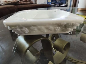 Vintage Westmoreland Glass WG White Milk Glass Square Grape Vine Ashtray - Picture 1 of 8