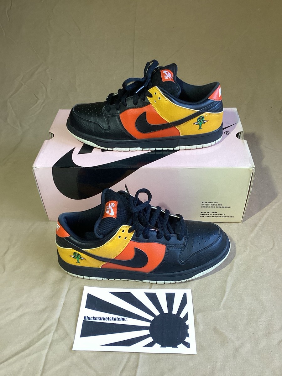Nike SB Dunk Low Pro Raygun 2005 - 304292-803 for Sale Nike SB Dunk Low Pro Raygun 2005 - 304292-803 for Sale