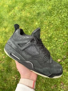 Size 10 - Jordan 4 Retro x KAWS Black 2017 - Picture 1 of 7