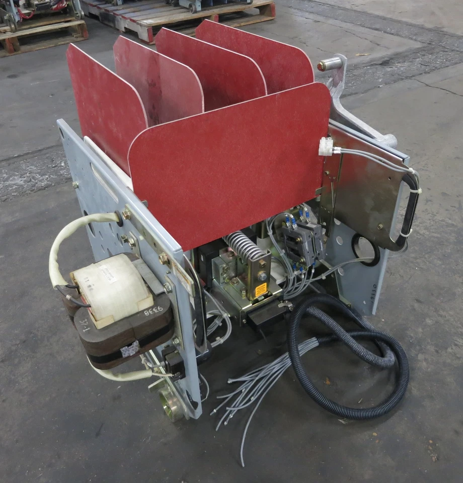 Cutler Hammer SJA50VW430 360A 7200V Contactor de vacío Ampgard VMAN3FN4G1-T1 7,2 kV Foto 1 de 4