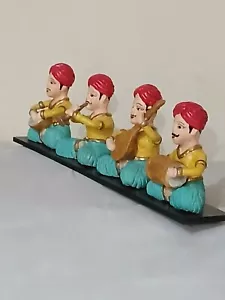 Cartapesta artigianale decorativa 4 musicisti rajsthani per arredamento casa - Foto 1 di 7