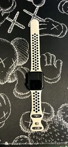 Apple Watch Series 8 45mm Midnight Aluminum Black Unlocked - Picture 1 of 4