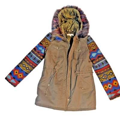 NUEVA YORK & CO CHAQUETA ACOLCHADA CON CAPUCHA AISLANTE LANA AZTECA BRAZOS PIEL SINTÉTICA Talla Pequeña Foto 1 de 4