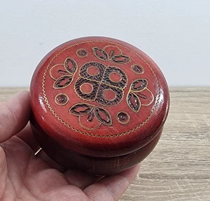 Vintage Wooden Trinket Box – Hand Tooled Floral – Red Gloss – 7.5cm - Picture 1 of 6