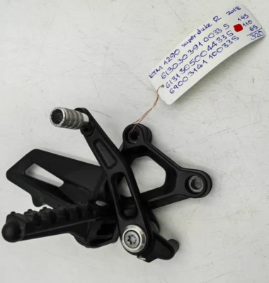 Soporte estribo delantero derecho KTM 1290 SUPER DUKE R 6130303910033S Foto 1 de 4