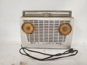 Vintage RCA Victor Green Portable Radio - Picture 1 of 5